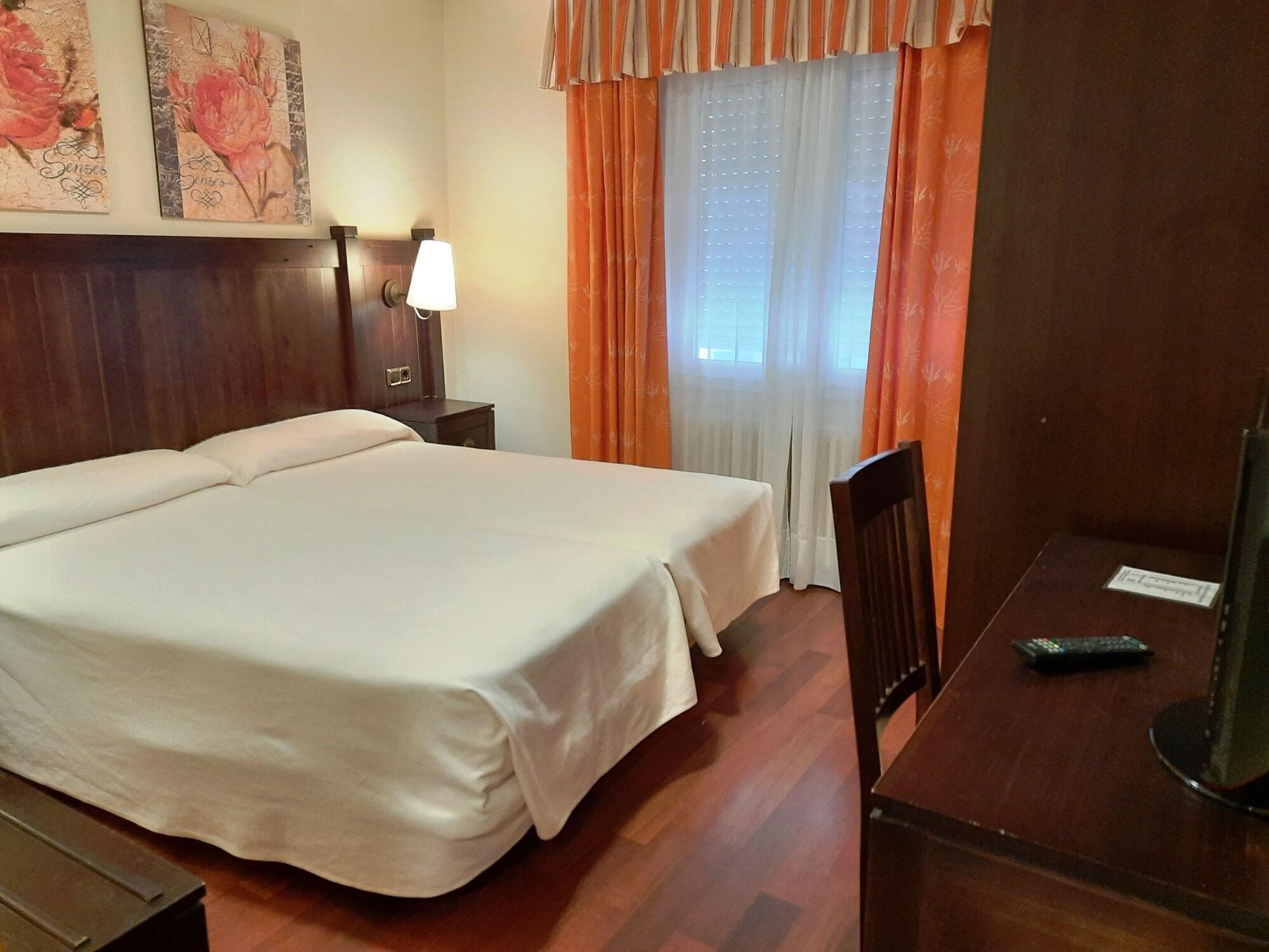 Hotel Urogallo ビエルハ エクステリア 写真