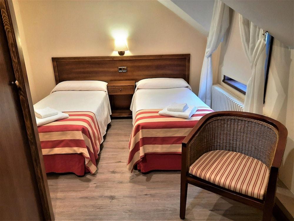 Hotel Urogallo ビエルハ エクステリア 写真