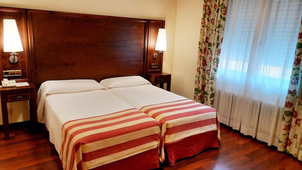 Hotel Urogallo ビエルハ エクステリア 写真